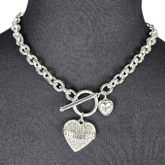 New Guess Logo Silver Tone 18" Chain Toggle Necklace Heart Charm Choker Style - Picture 1 of 12